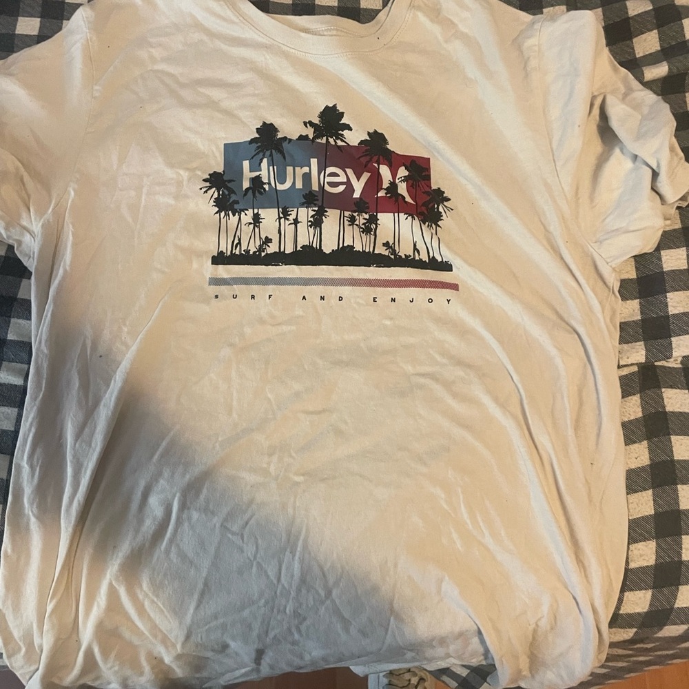 Hurley tshirt